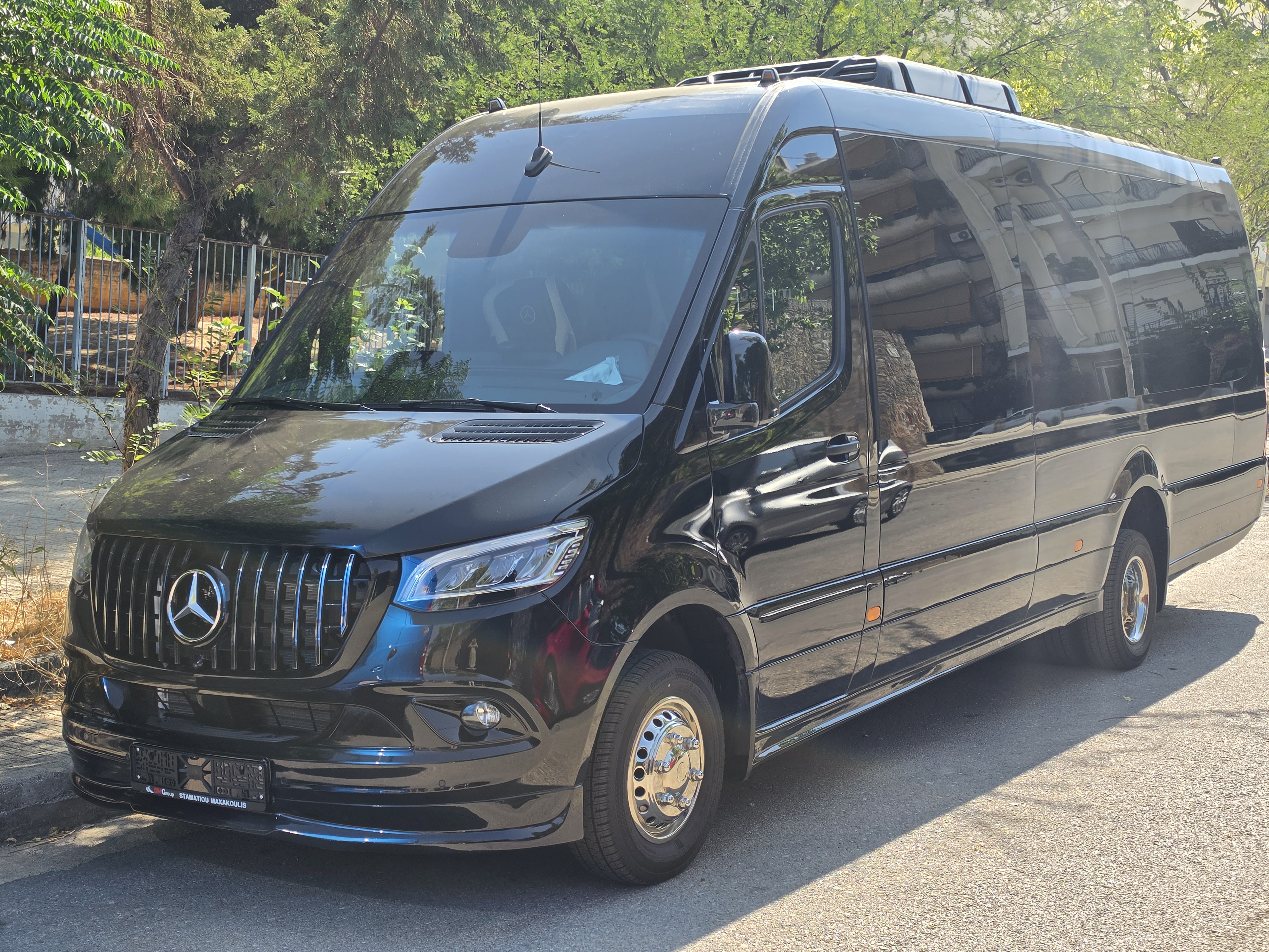 Kantzos Bus Services Black Sprinter Vip 21 seats